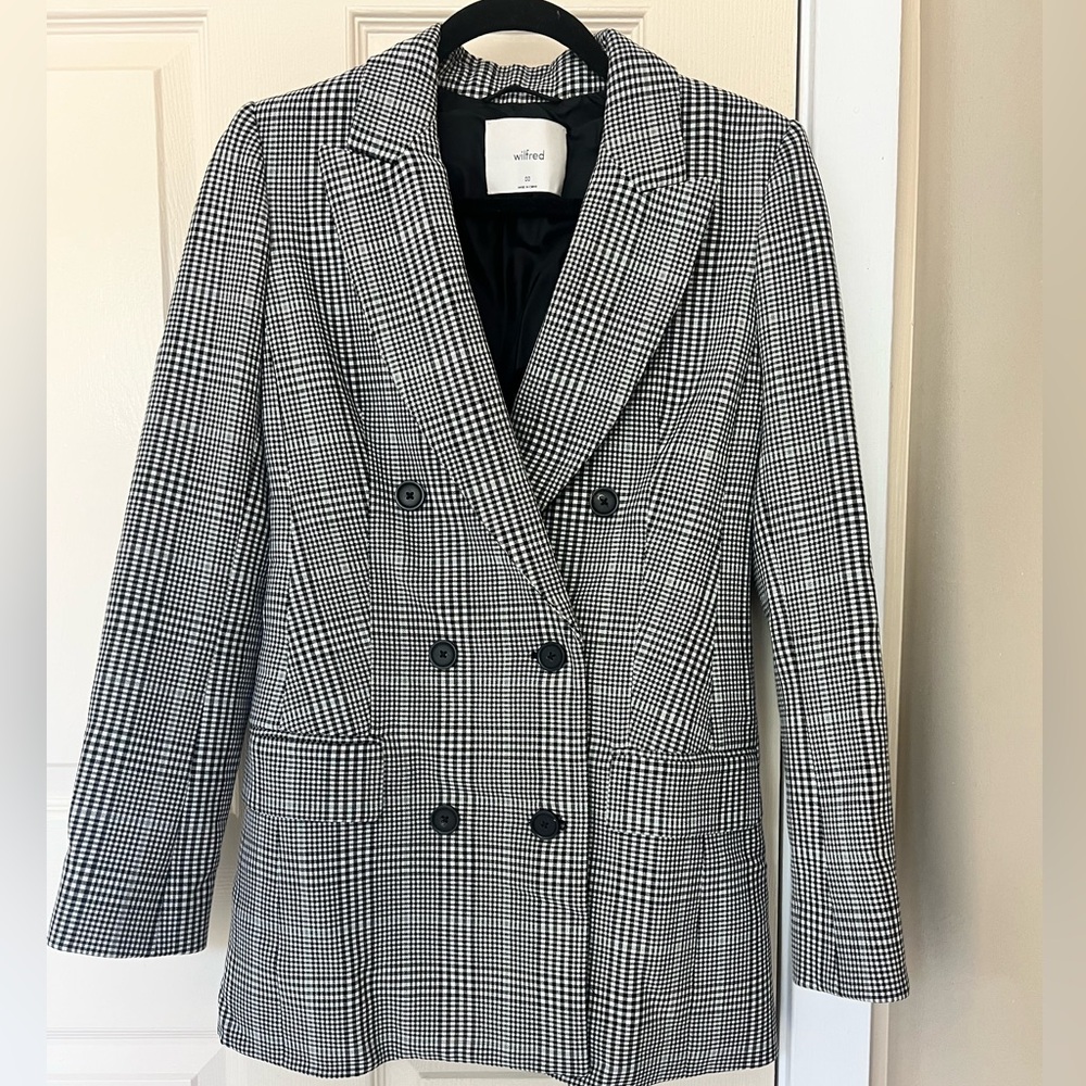 Aritzia Wilfred Black and White Checkered Blazer
